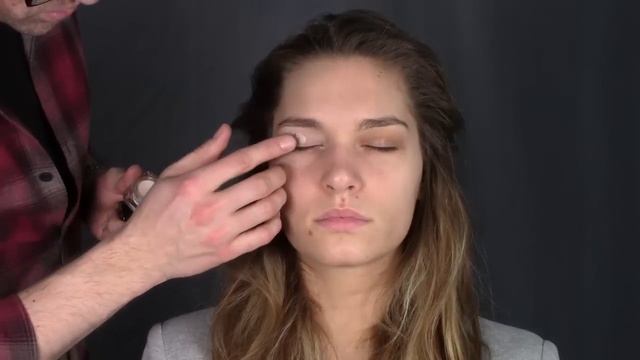 How to make eyes pop and look bigger with Miss Slovenia Nives Oresnik смотреть онлайн