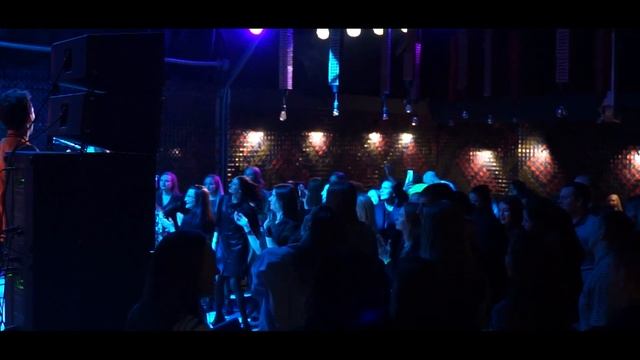 Высота 175 / Не просто выступление в "Не просто баре" смотреть онлайн