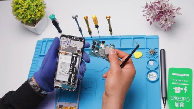 Remplacement de l'écran du Samsung Galaxy A22 5G смотреть онлайн