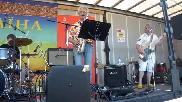 Гитарина и JazzProm. Песня про литак. смотреть онлайн