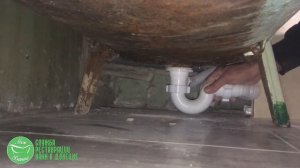 Установка сифона после реставрации ванны акрилом.