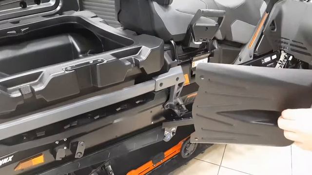 2021 мг. снегоход Lynx Commander LTD. Kофр 70 л. и лопата. Аксессуары на снегоход. смотреть онлайн