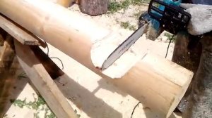 Выпиливаем чашку в оцилиндрованном бревне.