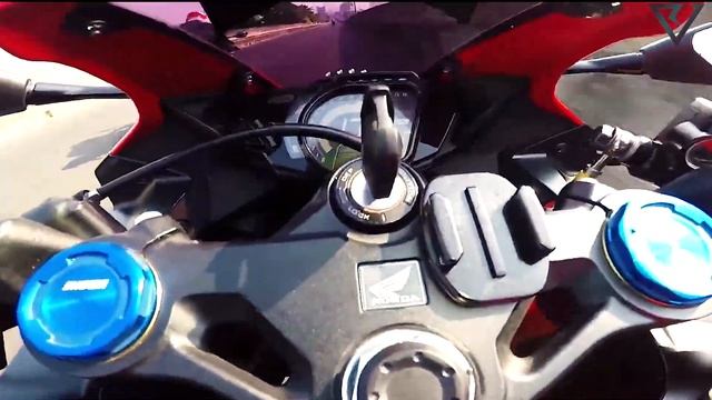 Honda CBR 250 RR vs Ninja 250 R | Top Speed смотреть онлайн