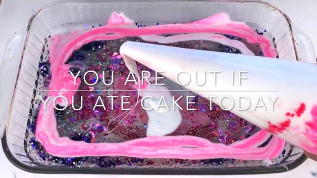 IN OR OUT SLIME GAME! MAKING SLIME WITH PIPING BAGS смотреть онлайн