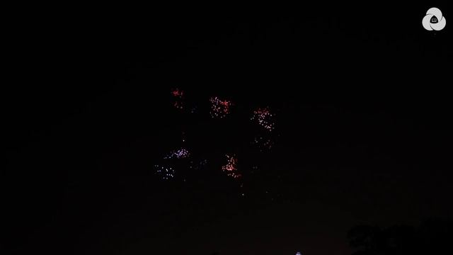 Активисты РДШ и компания «Геоскан» подняли в небо 1000 квадрокоптеров в Царском селе смотреть онлайн