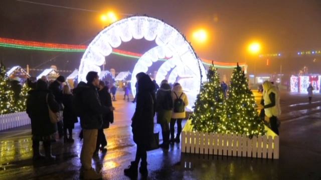 В Гомеле зажгли огни на областной елке смотреть онлайн