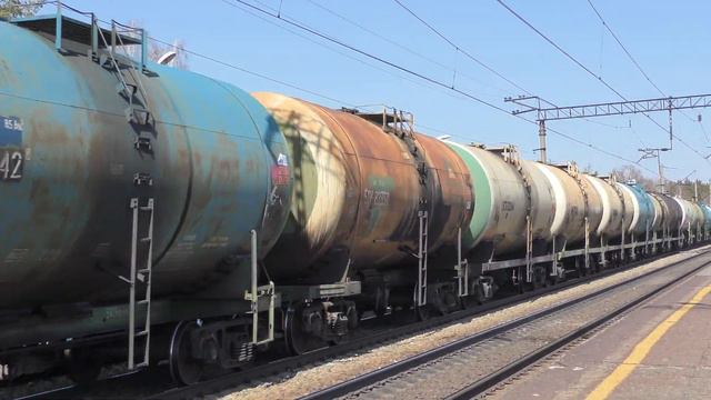 Электровоз ВЛ80С-2039 с грузовым поездом смотреть онлайн