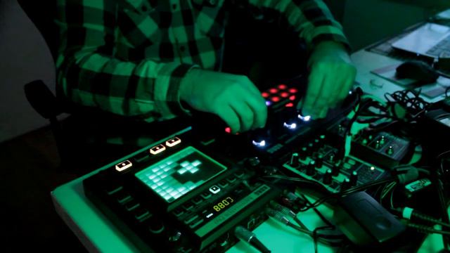 Samaris (Korg Electribe Sampler, Cort guitar, Zoom G1on) смотреть онлайн