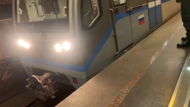 Поезд метро прибывает на ст электрозаводская смотреть онлайн