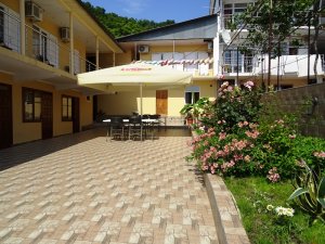 Лоо отдых без посредников. Лоо жилье с бассейном. Гостевой дом «Ариф» в Лоо