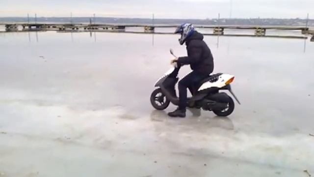 Первый раз на льду смотреть онлайн