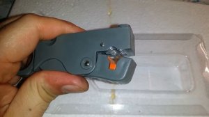 Нож для зачистки коаксиального кабеля