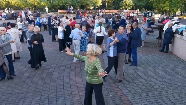 Закружилась Осень В Ритме Вальса! смотреть онлайн