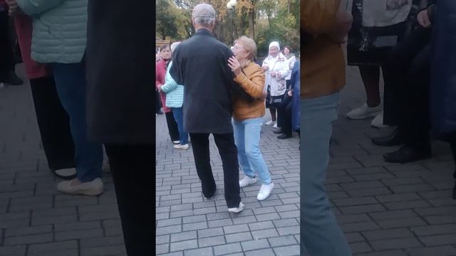 Не меняйте любимых ......08.10.22 Гомель парк Луначарского ?