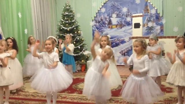 Белые снежинки кружатся с утра смотреть онлайн