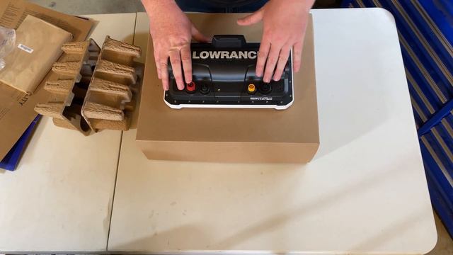 UNBOXING Lowrance ELITE FS9