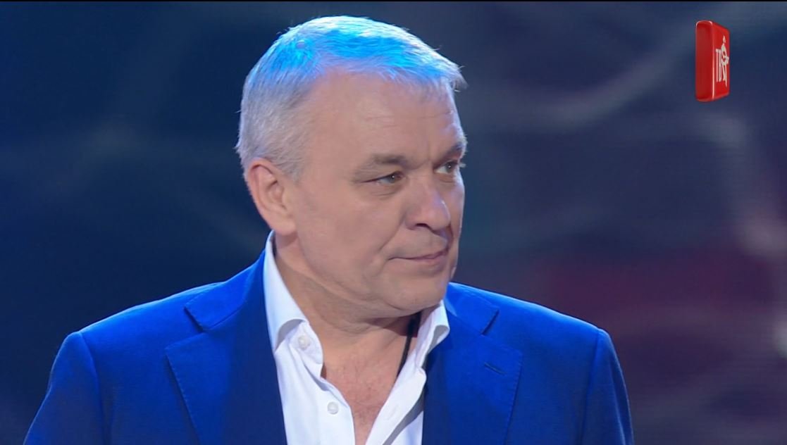 Александр ДЮМИН - СЕРЫЕ ЦВЕТЫ смотреть онлайн