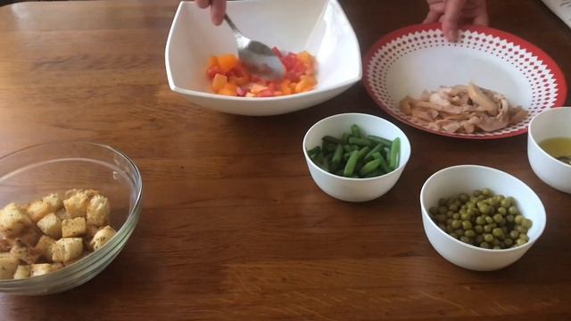 Салат с куриной грудкой. Ну, очень вкусный! смотреть онлайн