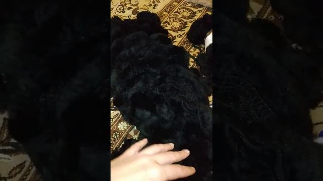 Вязание шарфа спицами. Ленточная меховая пряжа. смотреть онлайн