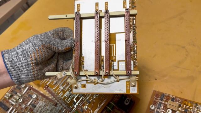 У нас в разборе Амплипульс-5. Узнаем его цену смотреть онлайн