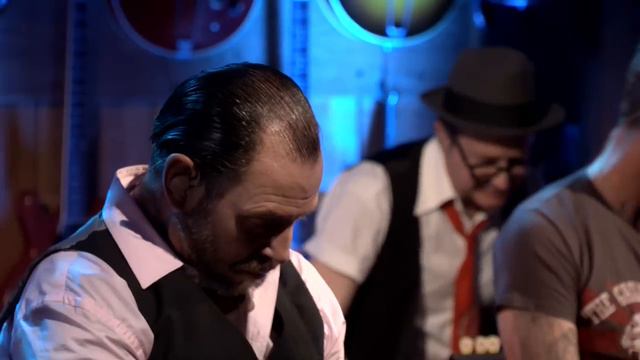 EXCLUSIVE Social Distortion "California (Hustle and Flow)" Guitar Center Sessions on DIRECTV смотреть онлайн