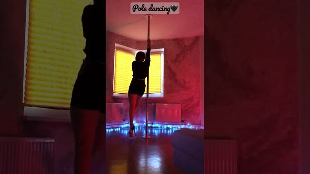 Pole dancing/Spinning pole #shorts смотреть онлайн