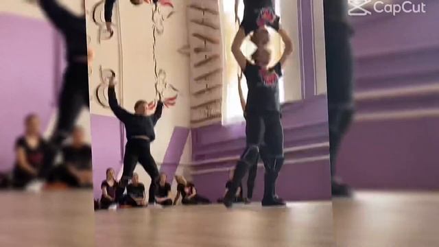 Танцевальное пространство «Evidence» смотреть онлайн