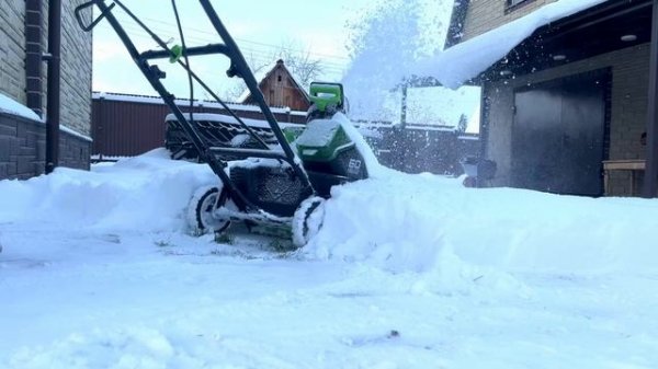 Две зимы с электро снегоуборщиком. Реальный опыт использования GREENWORKS 60V