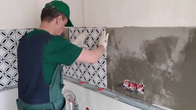 Укладка фартука на кухне