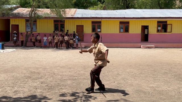 Komodo Island: Dragons, Dances and Pink Sand Beaches in Indonesia смотреть онлайн