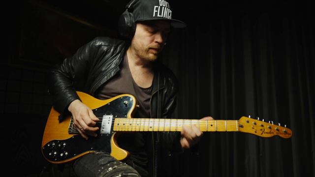 Fender Telecaster 1963 Relic or Telecaster Custom 1972 Original. Which is better? смотреть онлайн