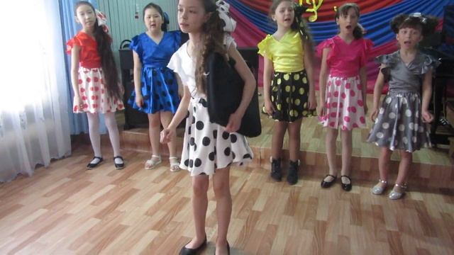 Вокальный ансамбль Скитлс ДШИ п Кысыл Сыр,Якутия И Дунаевский Весна смотреть онлайн