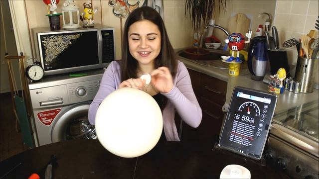 ЛОПАЕМ ГИГАНТСКИЙ ШАРИК! ЭКСПЕРИМЕНТ: КАКОЙ ШАРИК ГРОМЧЕ ЛОПНЕТ?! смотреть онлайн