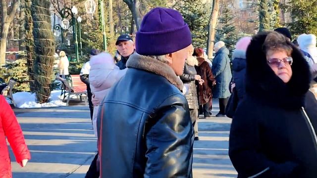 ПЕРВАЯ ЛЮБОВЬ ЗАИГРАЛА ВНОВЬ!??/ТАНЦЫ В ПАРКЕ ГОРЬКОГО ХАРЬКОВ ФЕВРАЛЬ 2022 смотреть онлайн