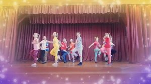 Танец  "В каждом маленьком ребёнке"