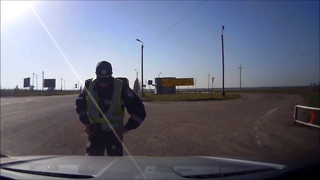 Уточкин Сергей Анатольевич превышает полномочия на посту ГАИ в Мариуполе смотреть онлайн