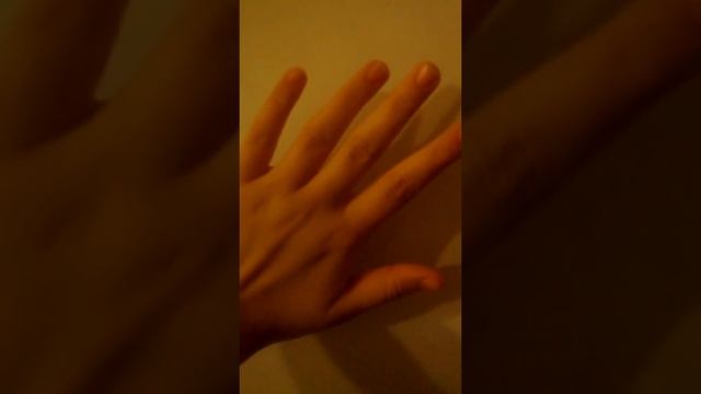 Сколько пальцев на руке? Никто не отгадает. смотреть онлайн