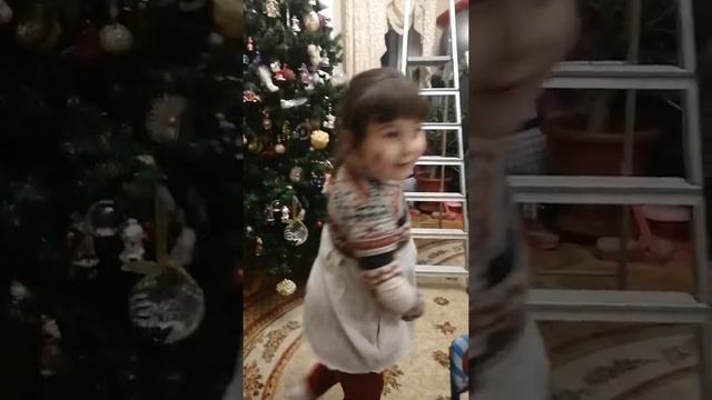 я сама знаю где можно, а где нельзя рисовать. смотреть онлайн