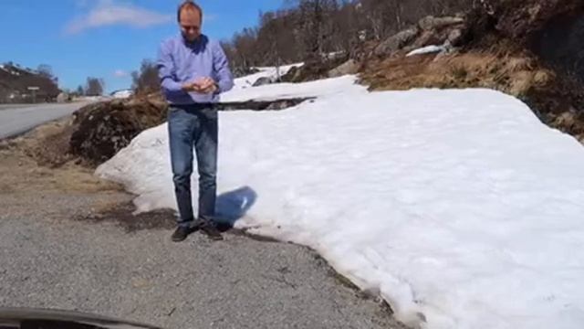 В горах лежит снег смотреть онлайн