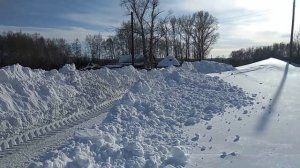 Тракторы К-700А и К-701 бьют дорогу в деревне!