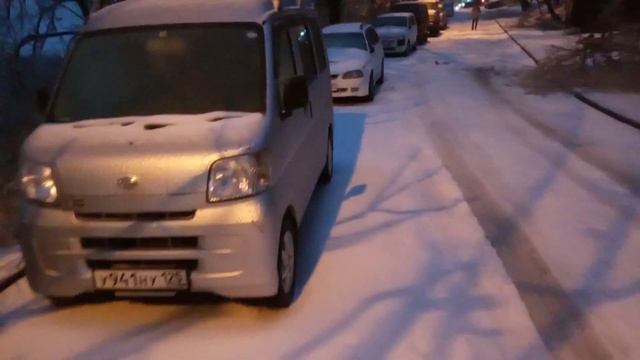 Владивосток, 19 ноября, жесть часть 3. Обломанные ветки, мокрый снег, скользота, лёд. смотреть онлайн