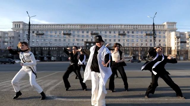 [KPOP IN PUBLIC] ATEEZ - HALAZIA dance cover by 11CREW смотреть онлайн