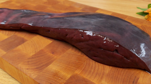 Как правильно и вкусно приготовить говяжью печень. Нежная и сочная говяжья печень. Просто и вкусно.