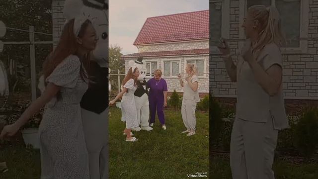 Ростовой мишка. Поздравление с днём рождения! смотреть онлайн