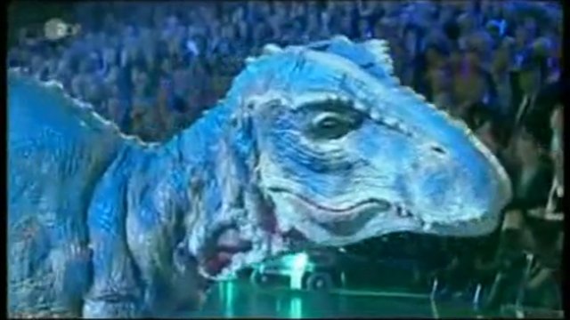Динозавры на сцене - зрелищно смотреть онлайн