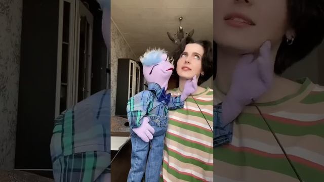 ДЕВОЧКА УЭНСДЭЙ? #чревовещатель #чревовещание #puppet #ventriloquist #кукольник #shorts #кукла смотреть онлайн