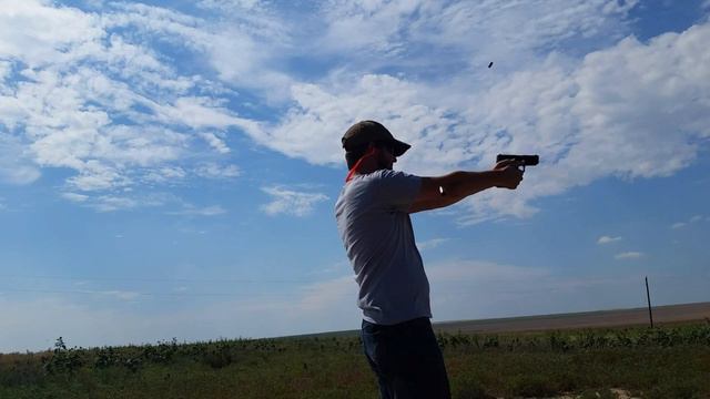 Slowing Down the 45acp's Recoil смотреть онлайн