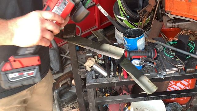 Milwaukee 2881-20 Grinder Review смотреть онлайн
