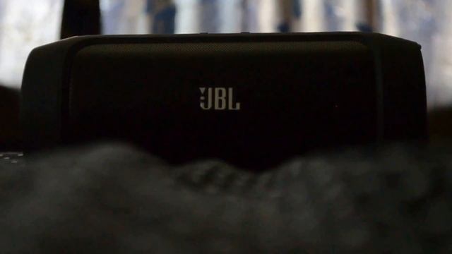 Quick Comparison JBL Charge vs Charge 2 смотреть онлайн